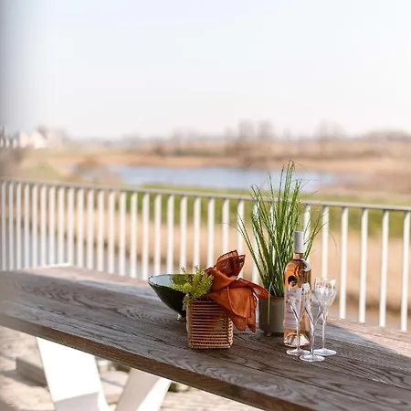 Fantastic, Spacious Holiday By The Water In Nieuwpoort