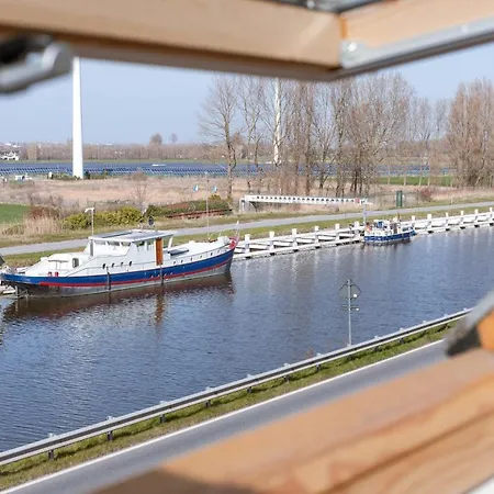 Fantastic, Spacious Holiday By The Water In Semesterbostad Nieuwpoort